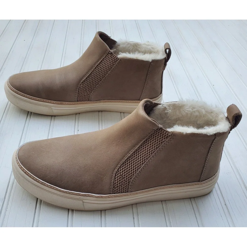 TOMS Paxton Taupe Brown Nubuck Faux Fur Lined Slip On Sneaker Boots Womens 9